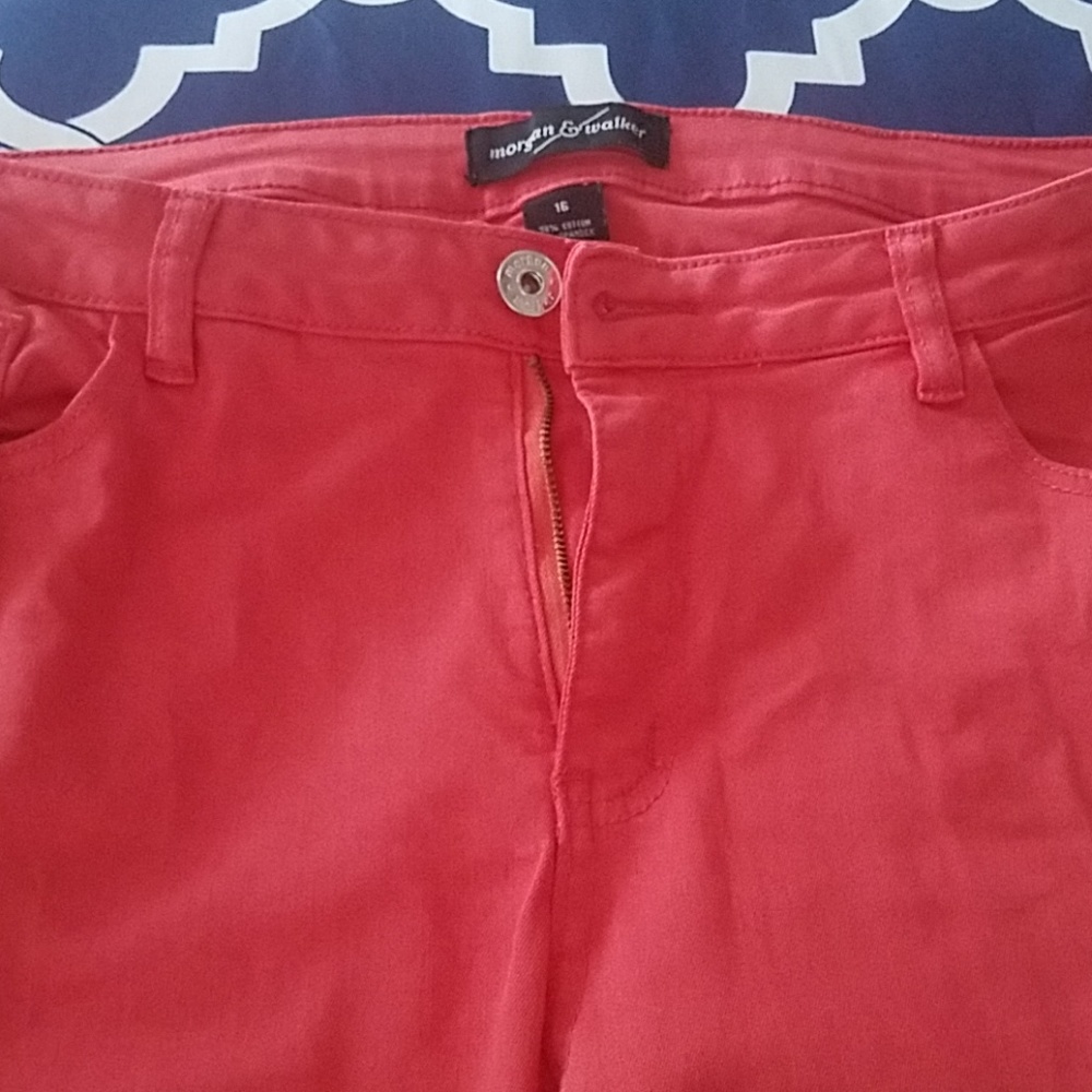 Coral frayed bottom capris